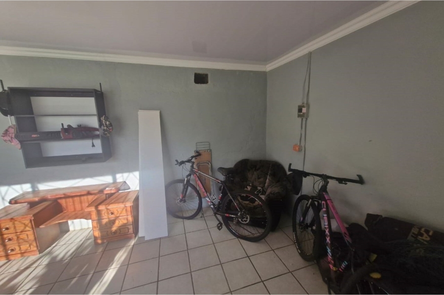 4 Bedroom Property for Sale in Wilkoppies North West